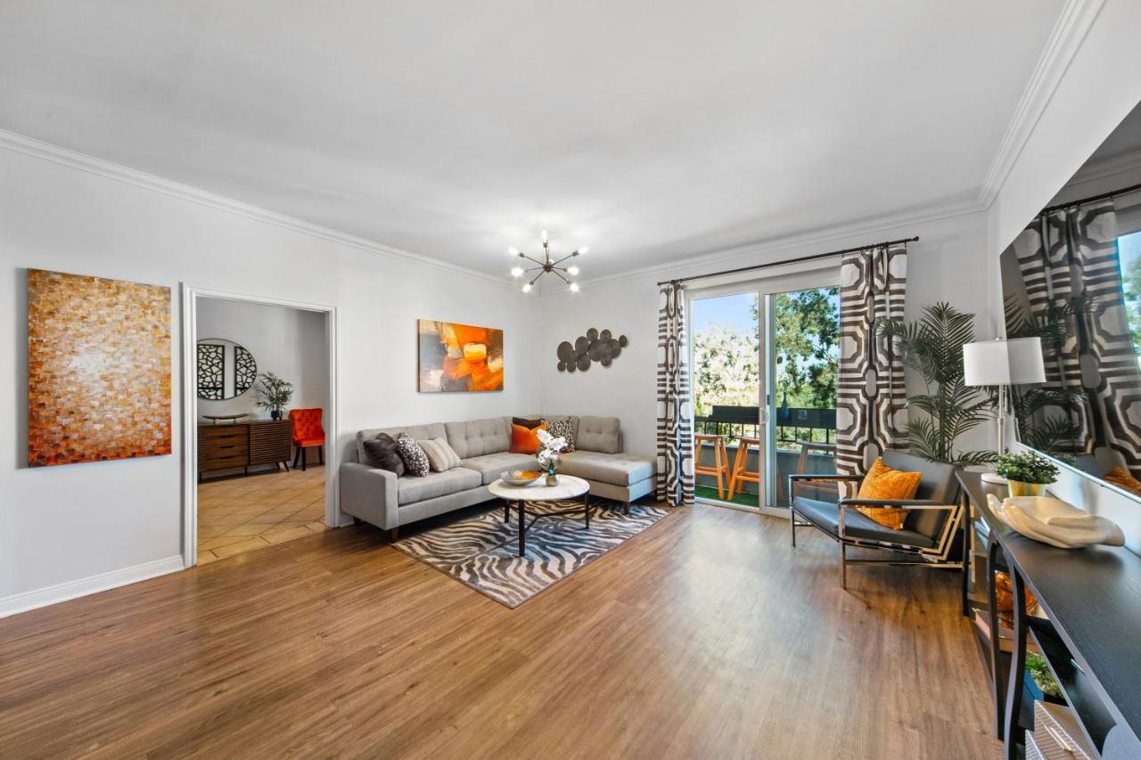 Beverly Hills 2 Bed 2 Bath Penthouse With Den And Parking 414 Лос-Анджелес Экстерьер фото