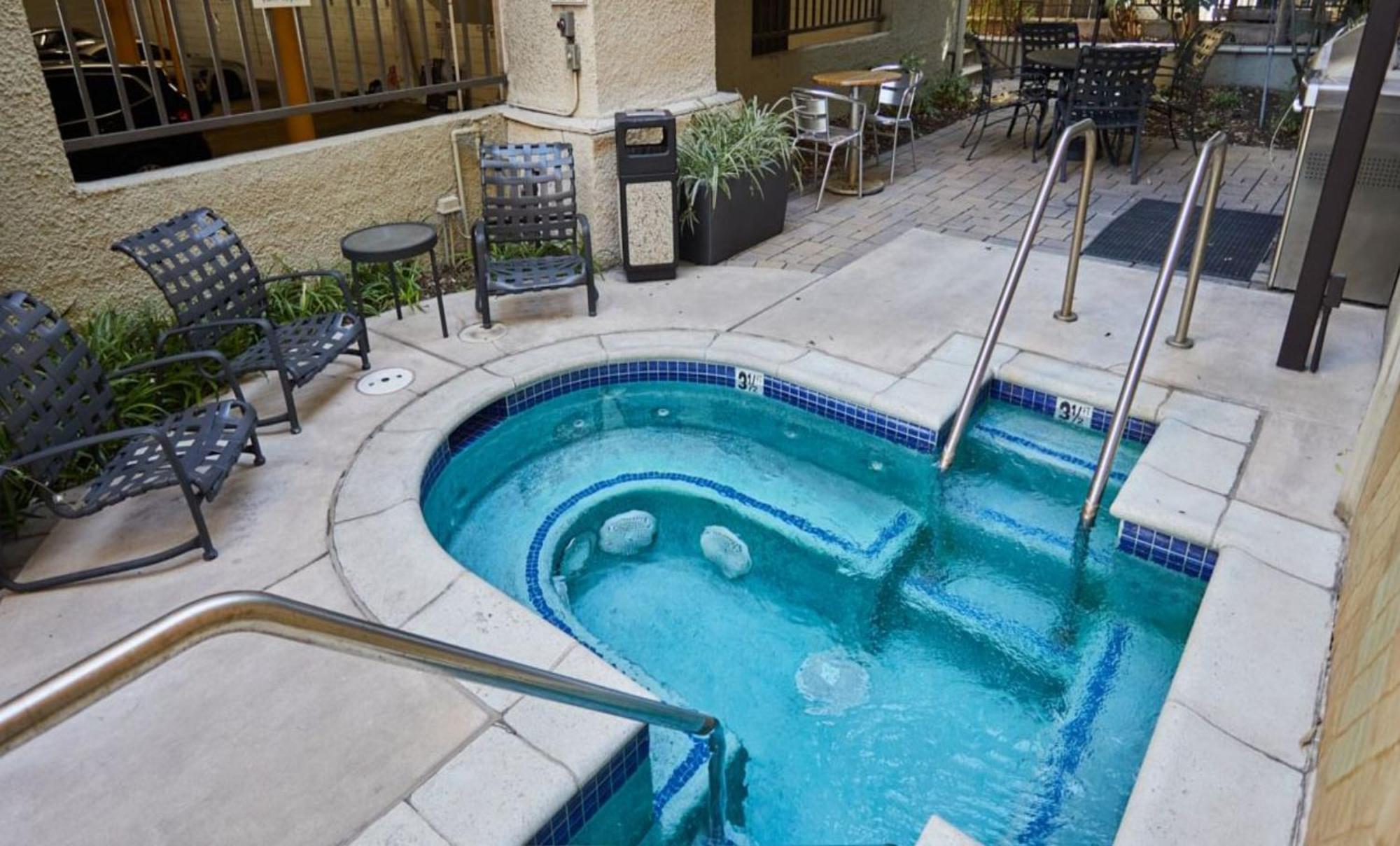 Beverly Hills 2 Bed 2 Bath Penthouse With Den And Parking 414 Лос-Анджелес Экстерьер фото